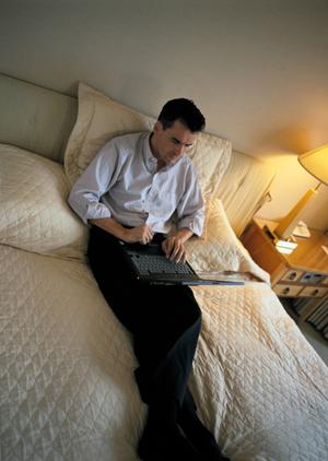 フォーマルシーンで差をつける！ビジネスマン必見のネクタイ選びガイド